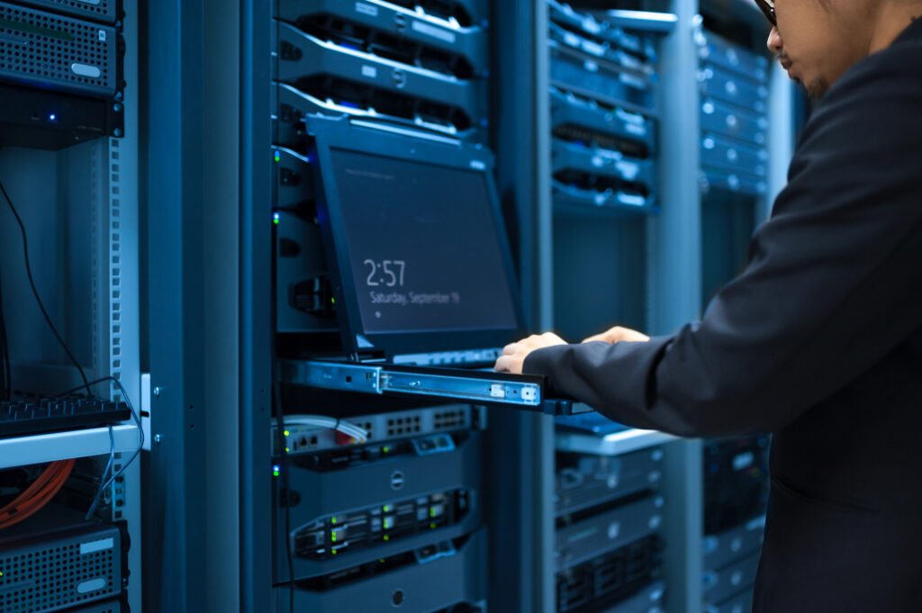 Server-Room-Maintenance-Services - Kanineetech System Solutions Server IT Support Solutions